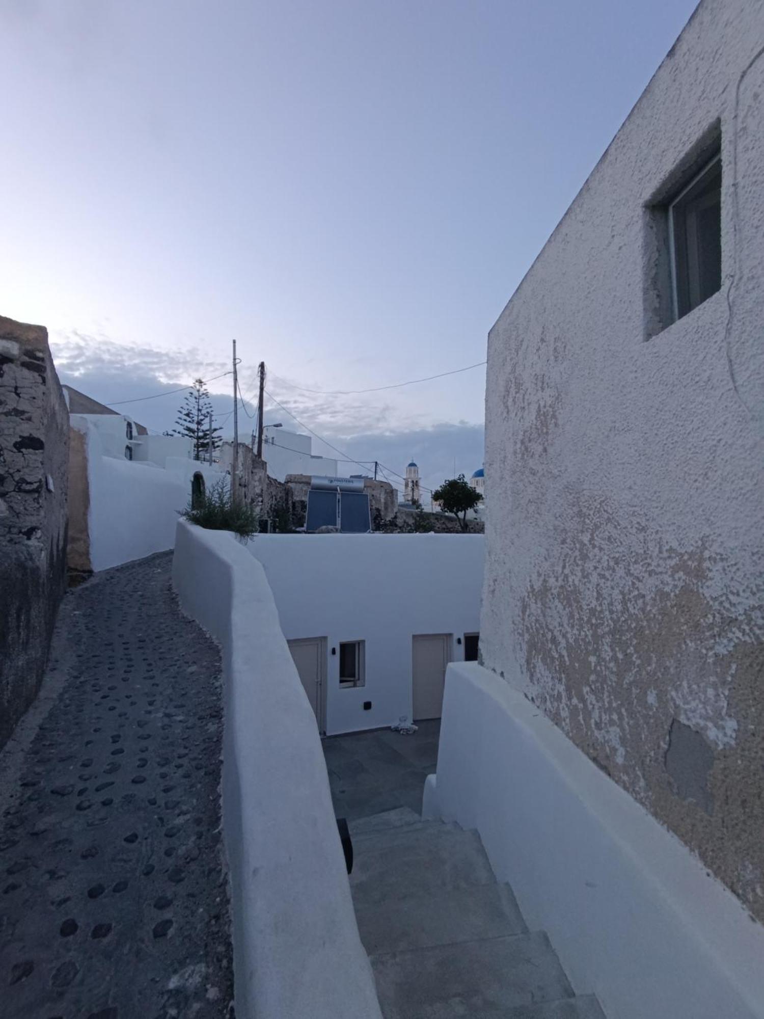Cycladic Center Cave Rooms Fíra Kültér fotó