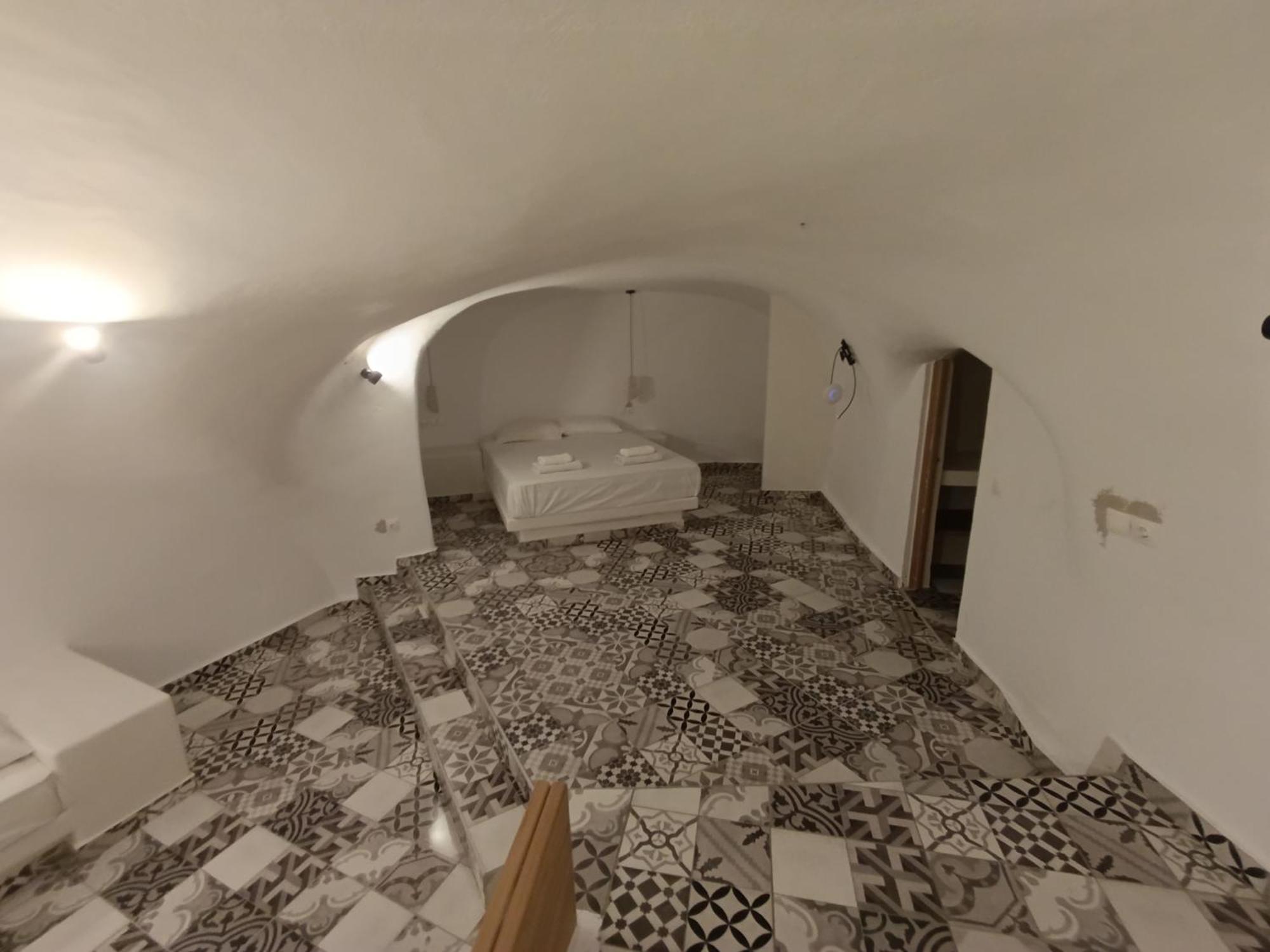 Cycladic Center Cave Rooms Fíra Kültér fotó
